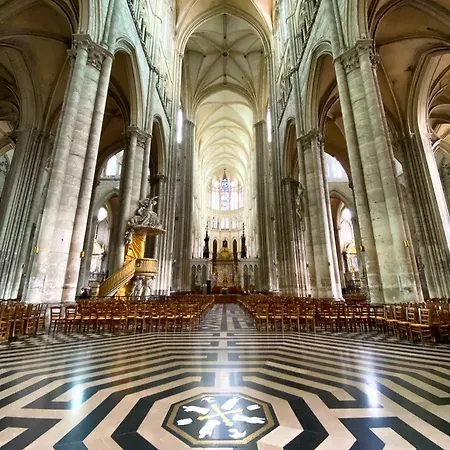 Le 302 Stengel House, Apartman